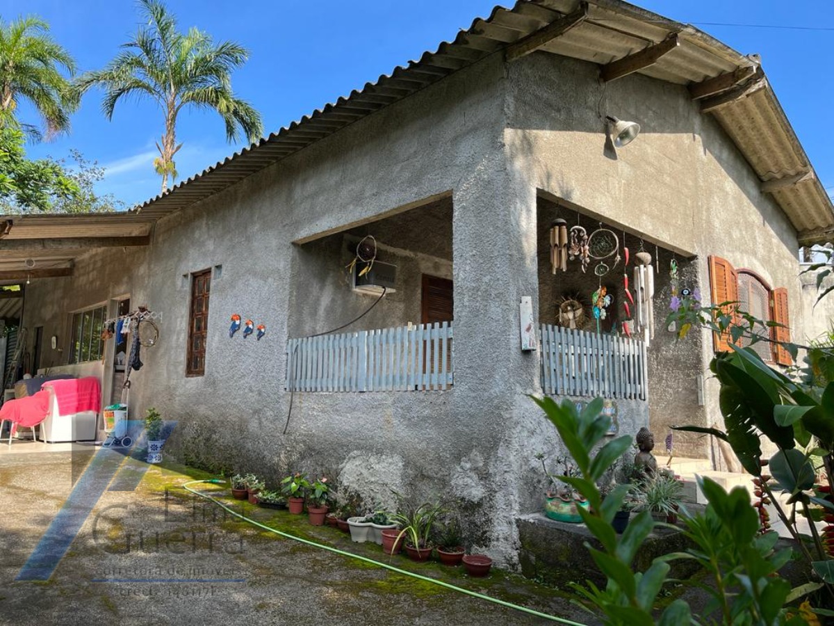 Ubatuba, Taquaral - Casa com 02 dormitórios, com terreno de 1.000 m2, doc. Ok.