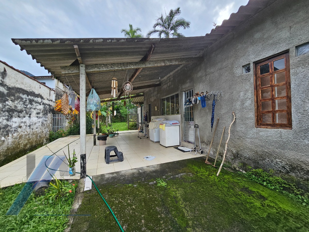 Ubatuba, Taquaral - Casa com 02 dormitórios, com terreno de 1.000 m2, doc. Ok.