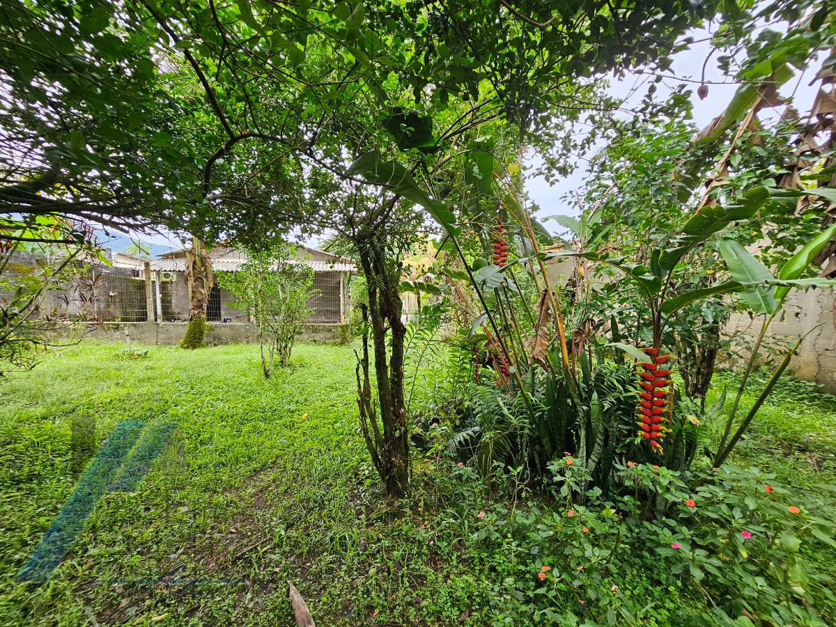 Ubatuba, Taquaral - Casa com 02 dormitórios, com terreno de 1.000 m2, doc. Ok.