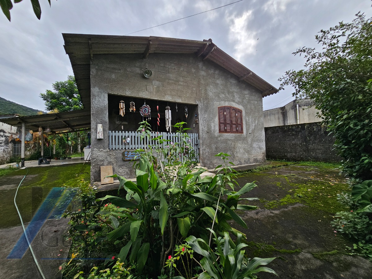 Ubatuba, Taquaral - Casa com 02 dormitórios, com terreno de 1.000 m2, doc. Ok.