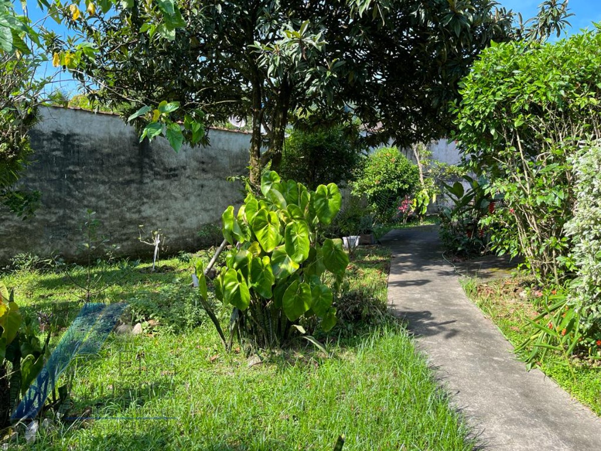 Ubatuba, Taquaral - Casa com 02 dormitórios, com terreno de 1.000 m2, doc. Ok.