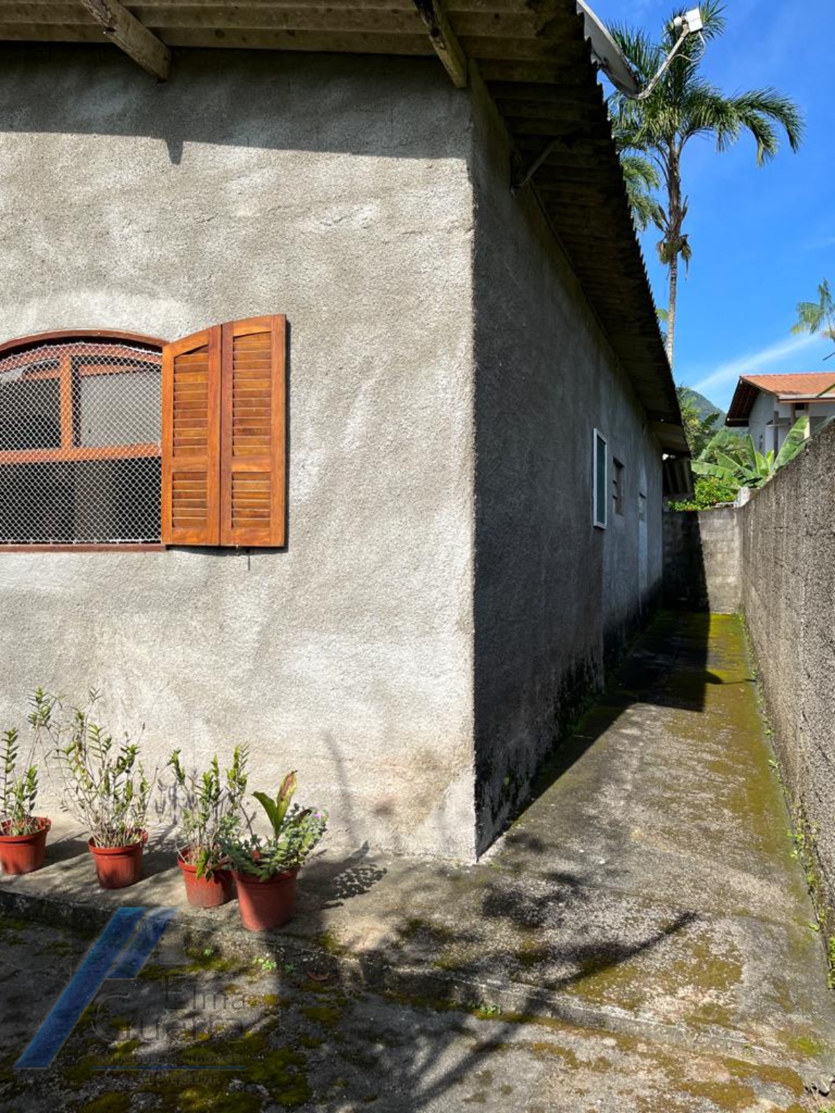 Ubatuba, Taquaral - Casa com 02 dormitórios, com terreno de 1.000 m2, doc. Ok.