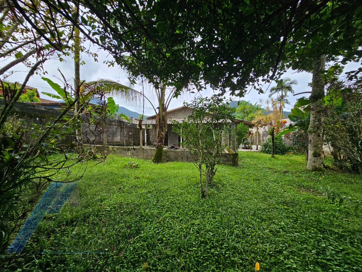 Ubatuba, Taquaral - Casa com 02 dormitórios, com terreno de 1.000 m2, doc. Ok.