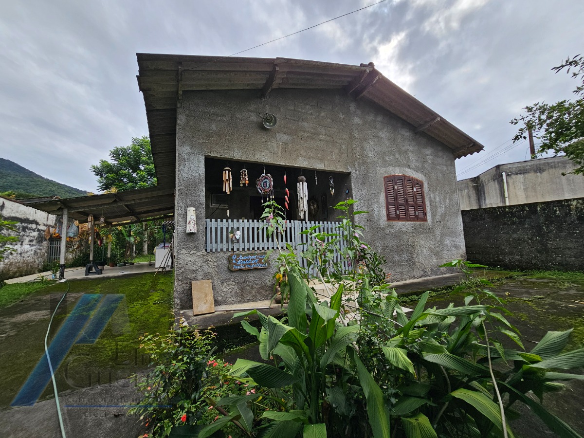 Ubatuba, Taquaral - Casa com 02 dormitórios, com terreno de 1.000 m2, doc. Ok.