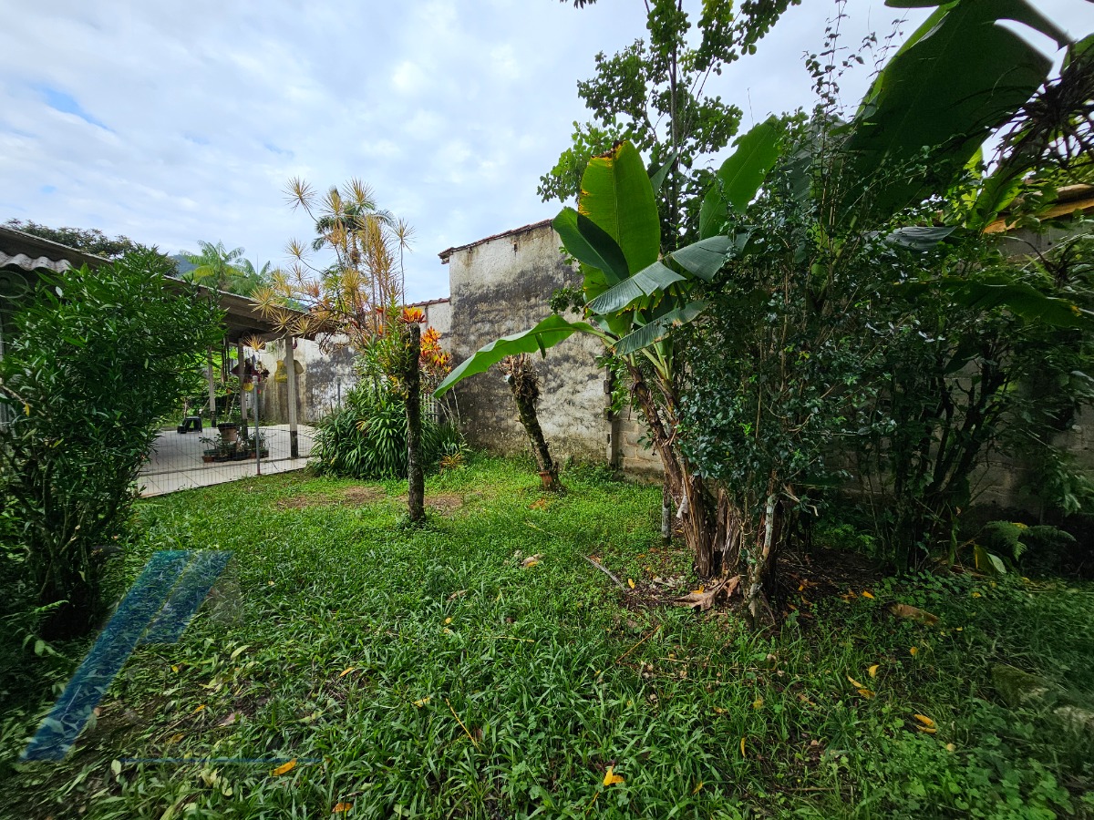 Ubatuba, Taquaral - Casa com 02 dormitórios, com terreno de 1.000 m2, doc. Ok.