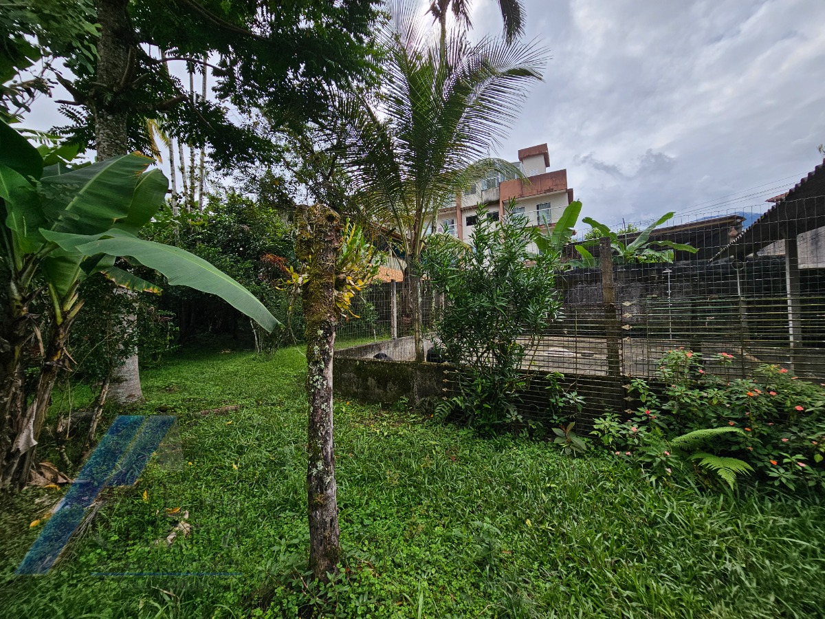 Ubatuba, Taquaral - Casa com 02 dormitórios, com terreno de 1.000 m2, doc. Ok.