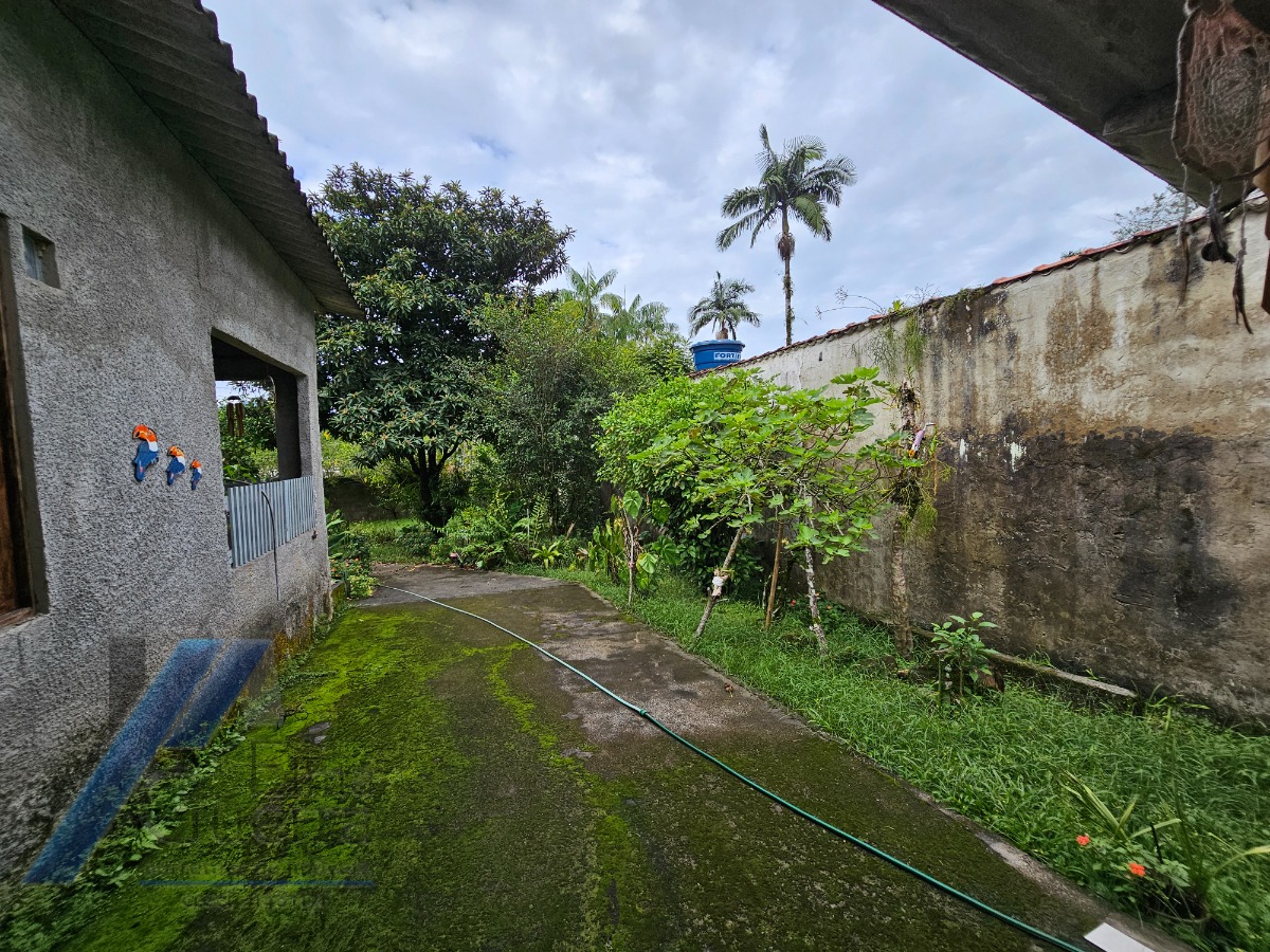 Ubatuba, Taquaral - Casa com 02 dormitórios, com terreno de 1.000 m2, doc. Ok.