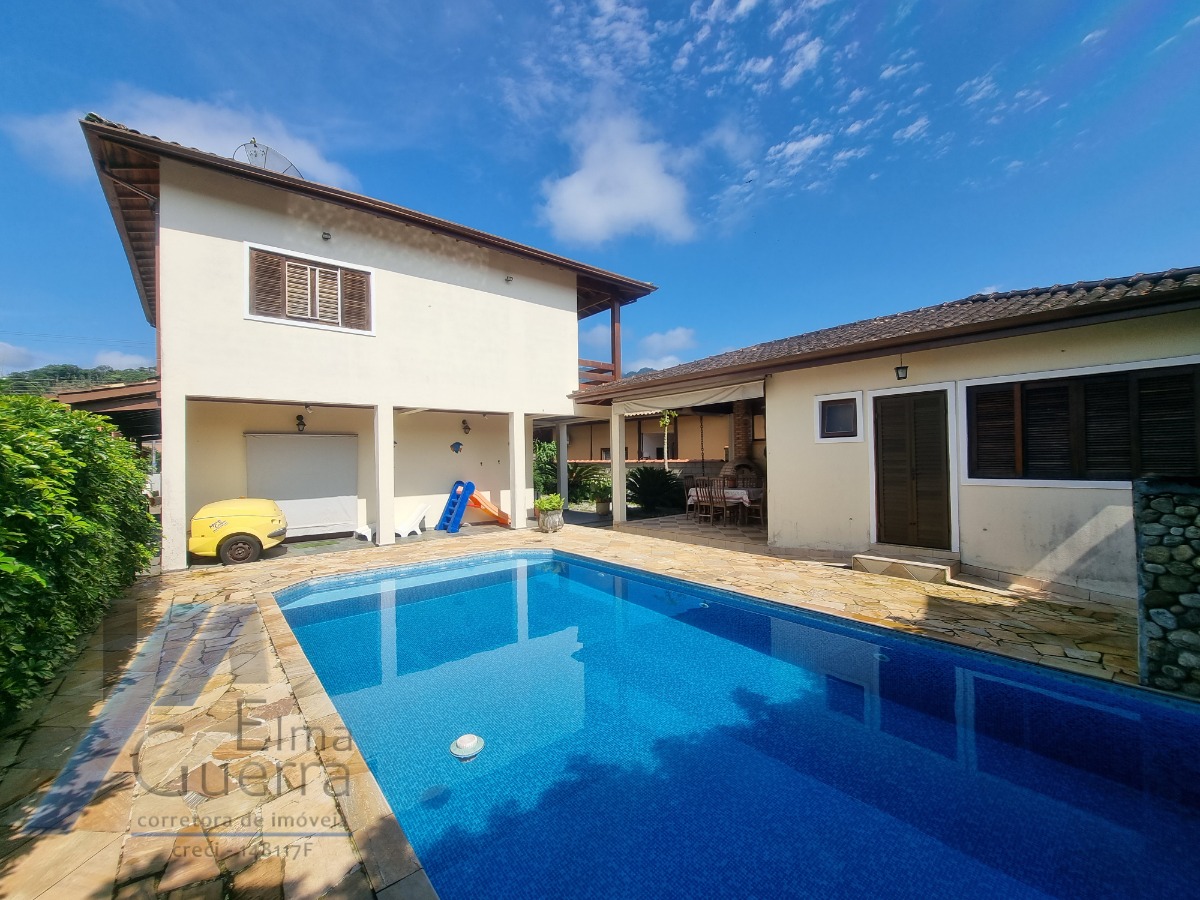 Casa, 4 quartos, 250 m² - Foto 1