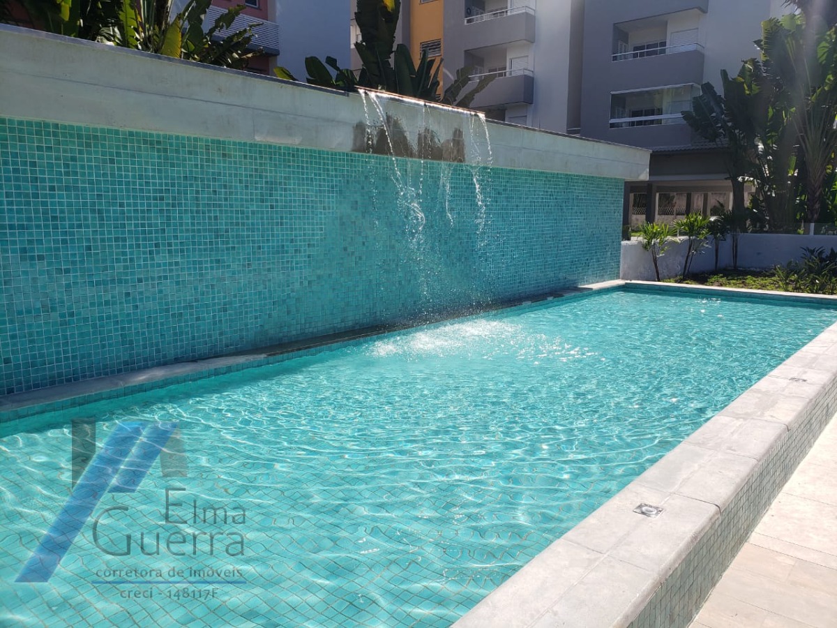 Apartamento à venda com 2 quartos, 70m² - Foto 2