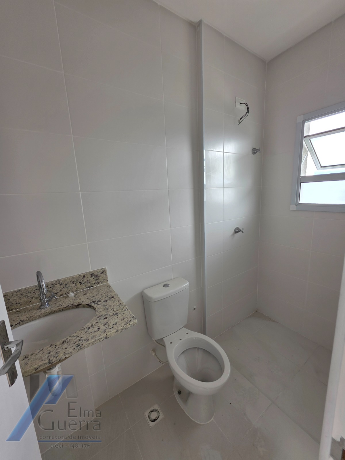 Ubatuba, Itagua - Apartamento cobertura com 03 dormitórios sendo 03 suíte e área de lazer.