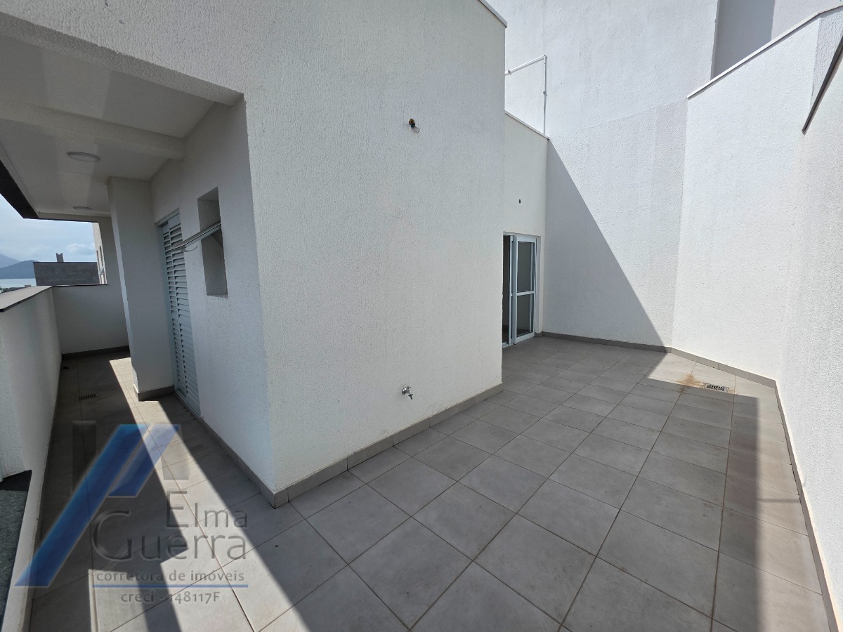Ubatuba, Itagua - Apartamento cobertura com 03 dormitórios sendo 03 suíte e área de lazer.