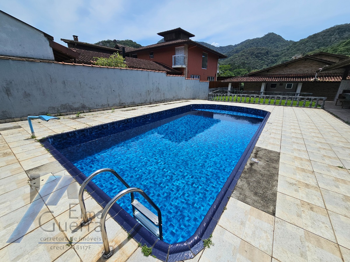 Casa, 6 quartos, 190 m² - Foto 1