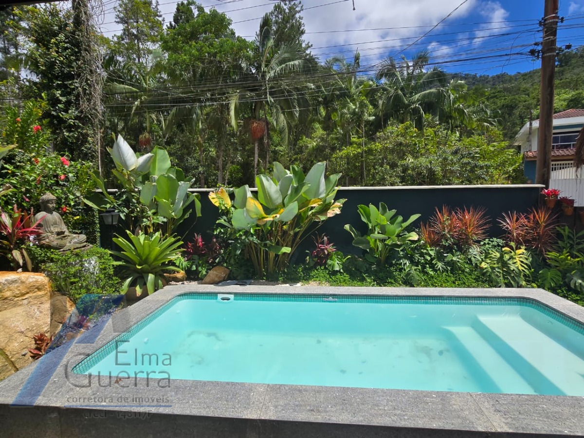 Casa, 3 quartos, 179 m² - Foto 1