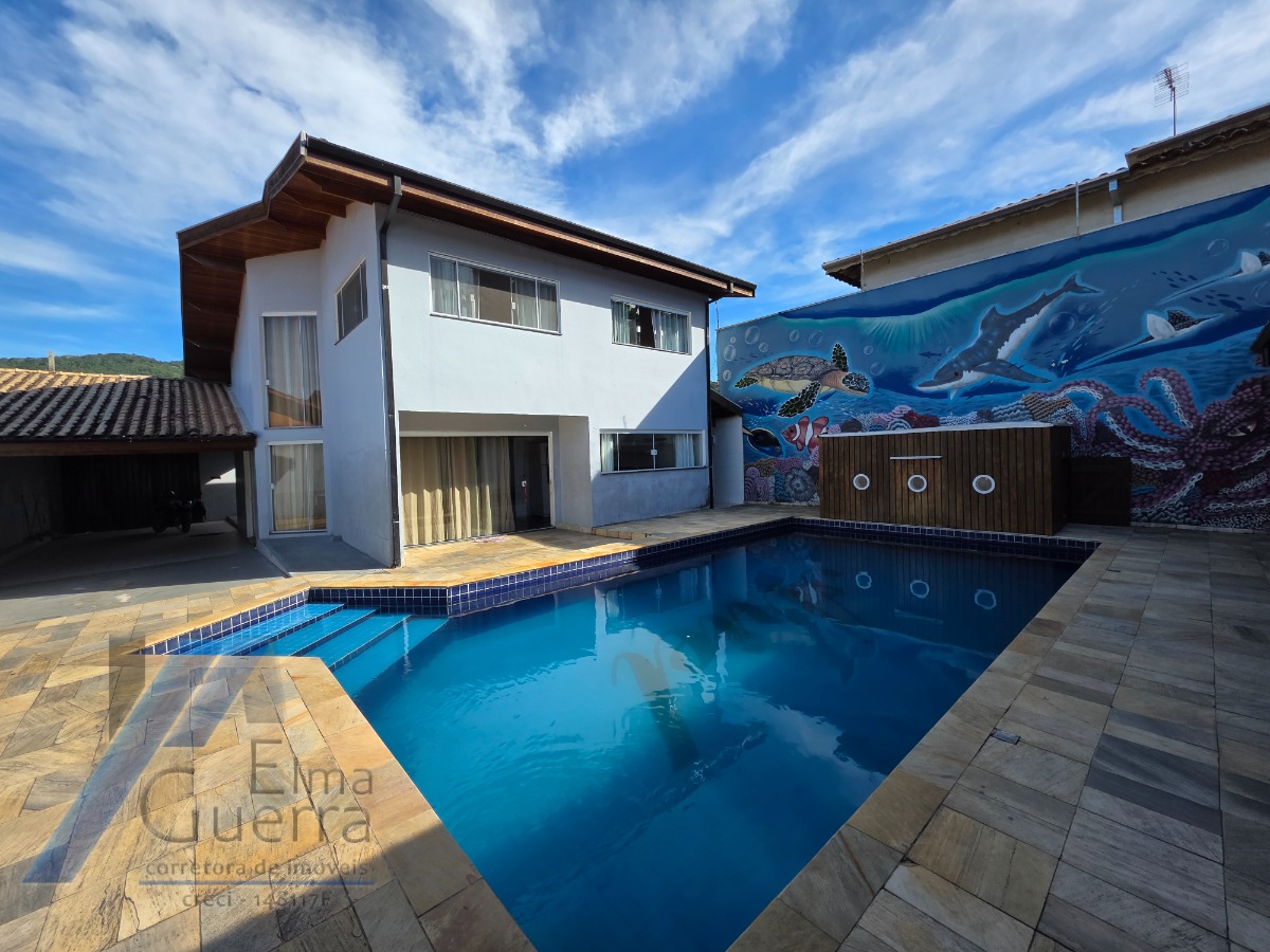Casa, 4 quartos, 189 m² - Foto 1