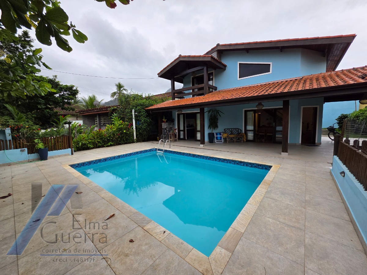 Casa, 4 quartos, 220 m² - Foto 1