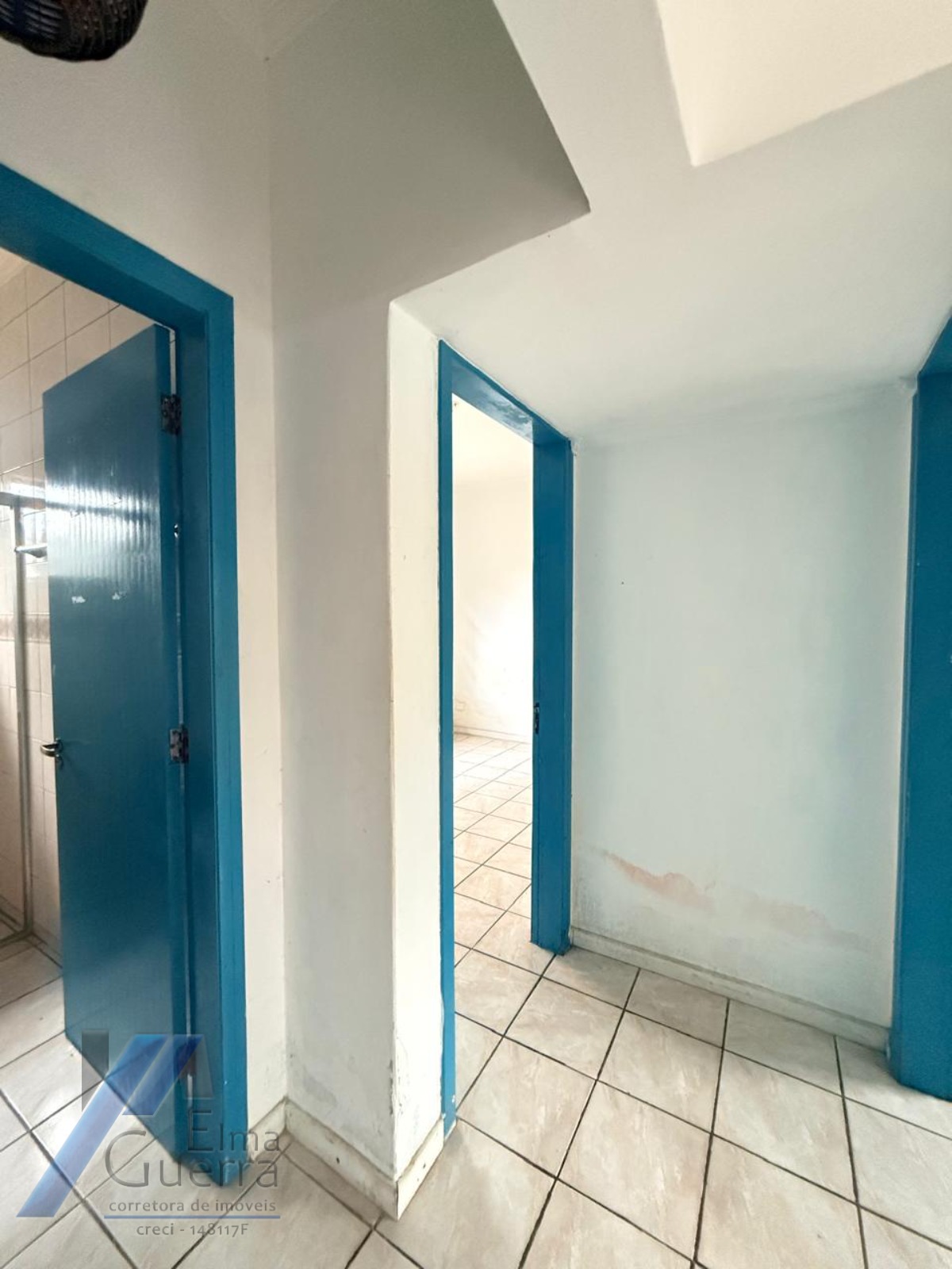 Ubatuba, Centro - Casa com 02 dormitórios, e 2 vagas de garagem.