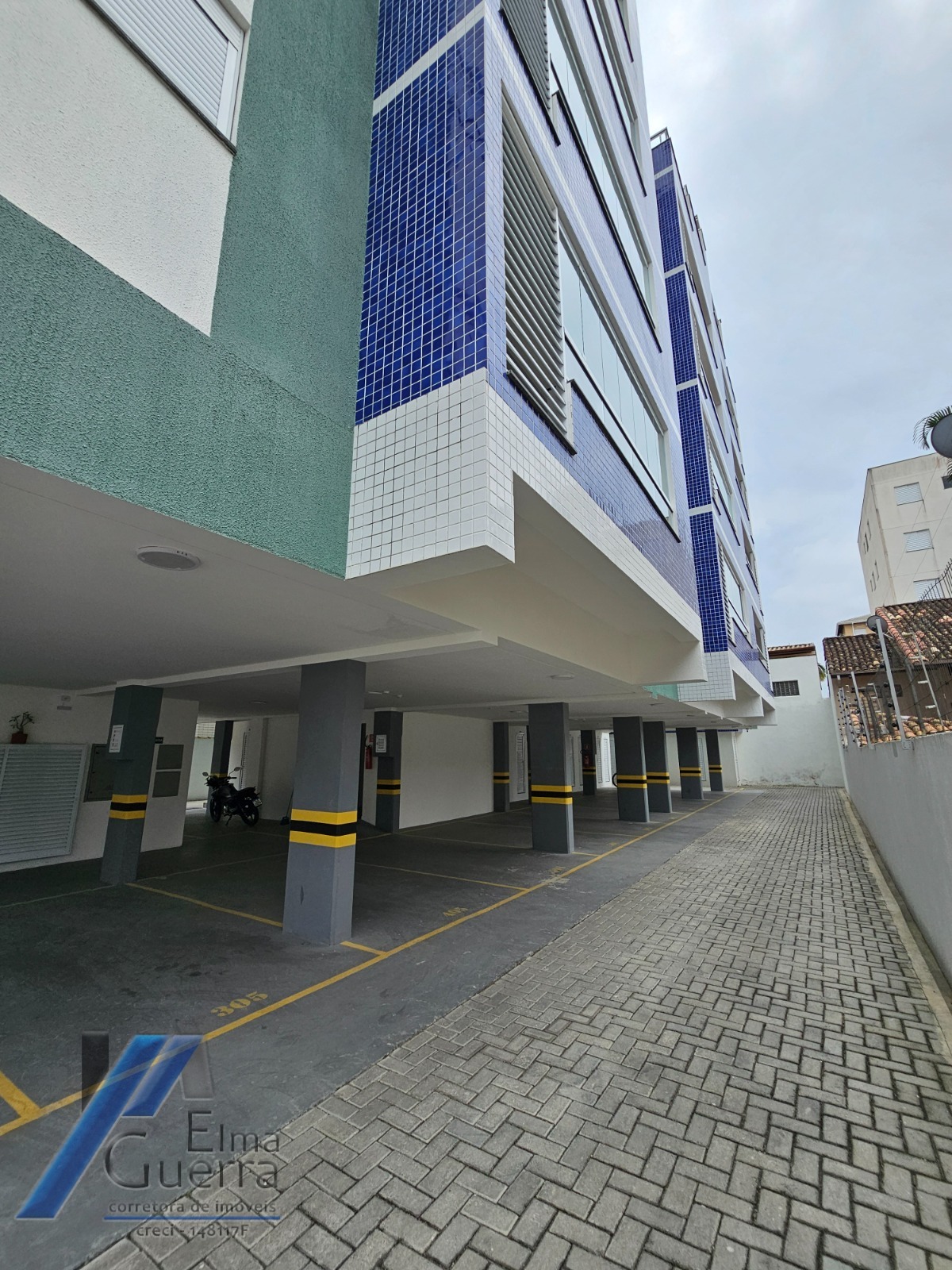 Ubatuba, Itaguá - Apartamento com 02 dormitórios sendo 01 suíte e área de lazer.