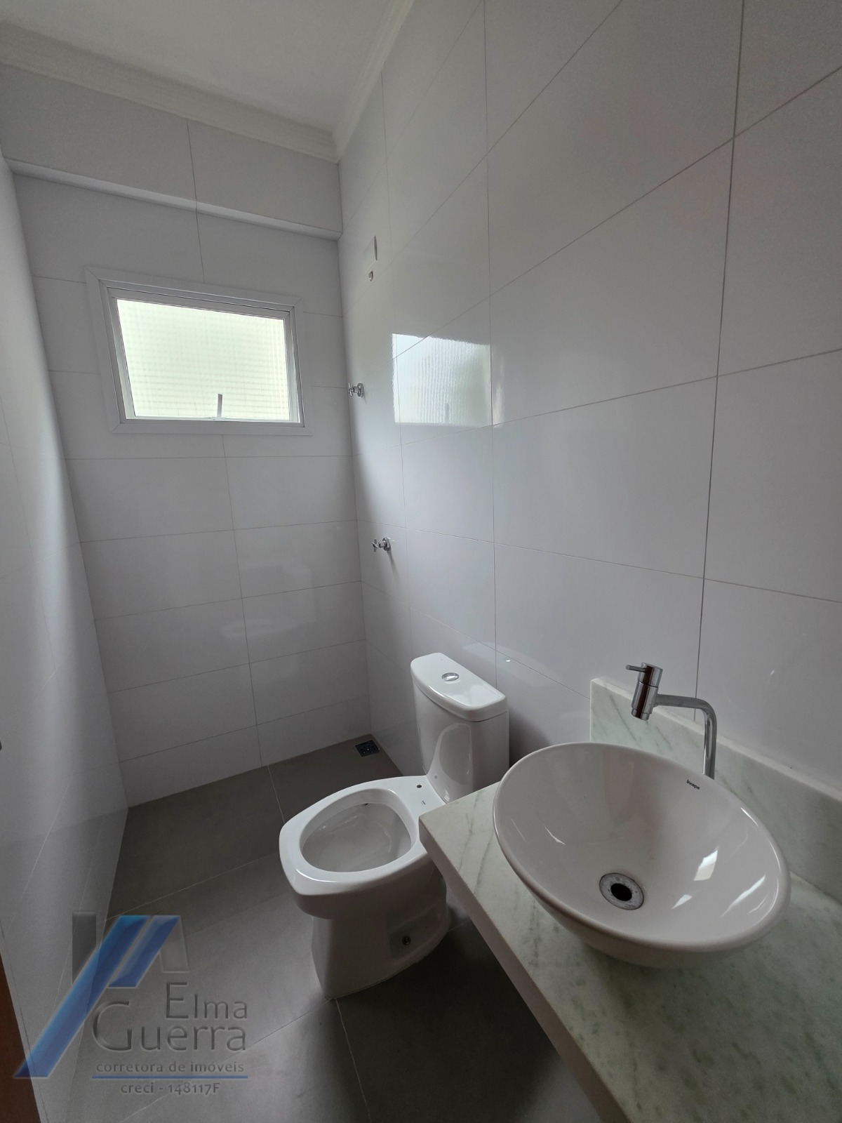 Ubatuba, Itaguá - Apartamento com 02 dormitórios sendo 01 suíte e área de lazer.
