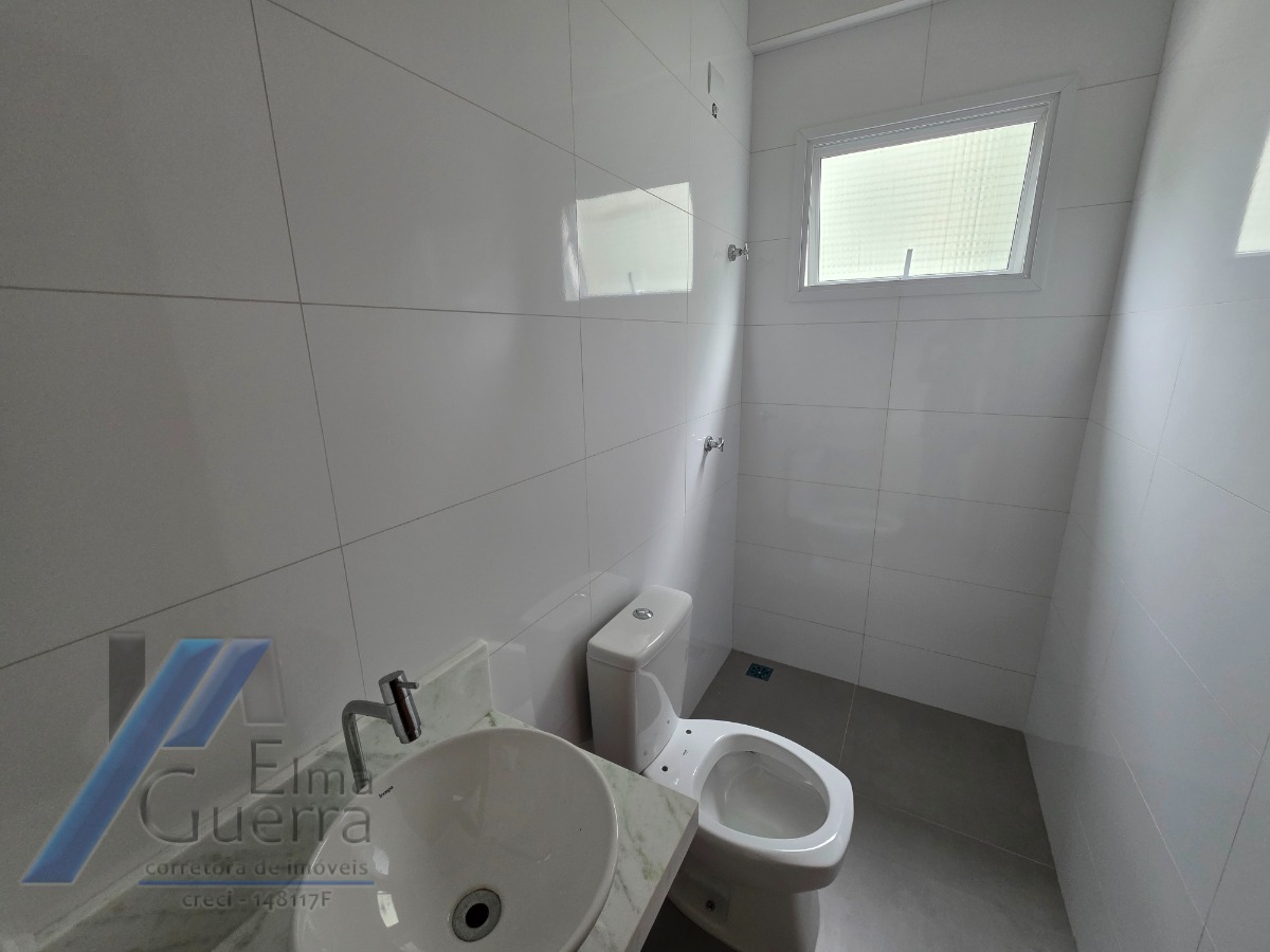 Ubatuba, Itaguá - Apartamento com 02 dormitórios sendo 01 suíte e área de lazer.
