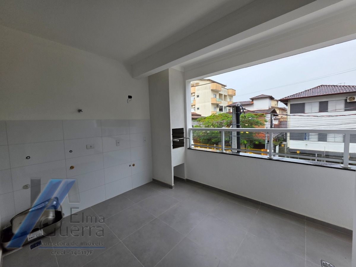 Ubatuba, Itaguá - Apartamento com 02 dormitórios sendo 01 suíte e área de lazer.