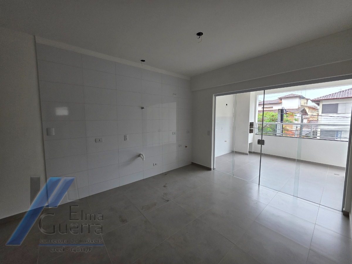 Ubatuba, Itaguá - Apartamento com 02 dormitórios sendo 01 suíte e área de lazer.