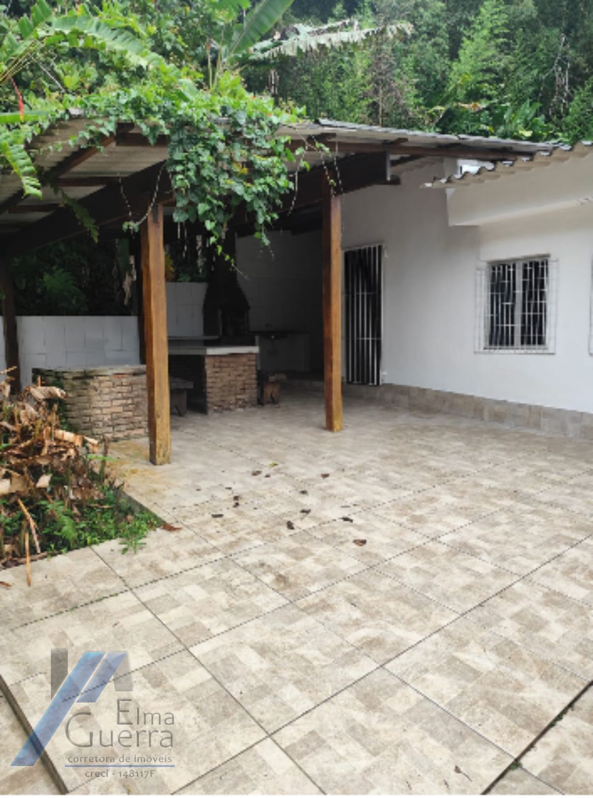Ubatuba, Vila de Itamambuca - Casa com 03 dormitórios, com terreno de 1.540m2, escriturado.