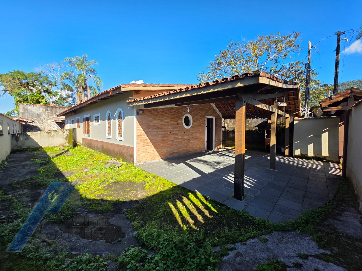 Ubatuba, Pereque-açu - Ótimo investimento 02 Casas no mesmo terreno com entrada individual.