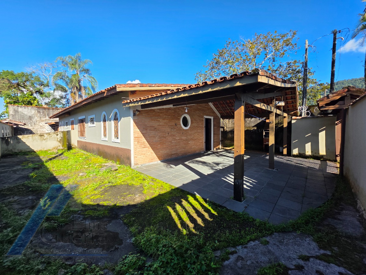 Ubatuba, Pereque-açu - Ótimo investimento 02 Casas no mesmo terreno com entrada individual.