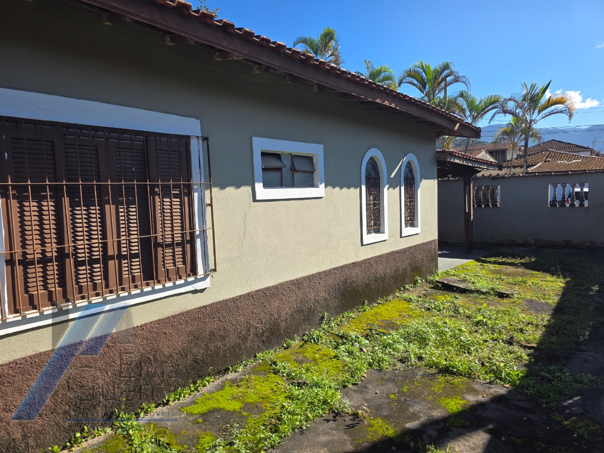 Ubatuba, Pereque-açu - Ótimo investimento 02 Casas no mesmo terreno com entrada individual.