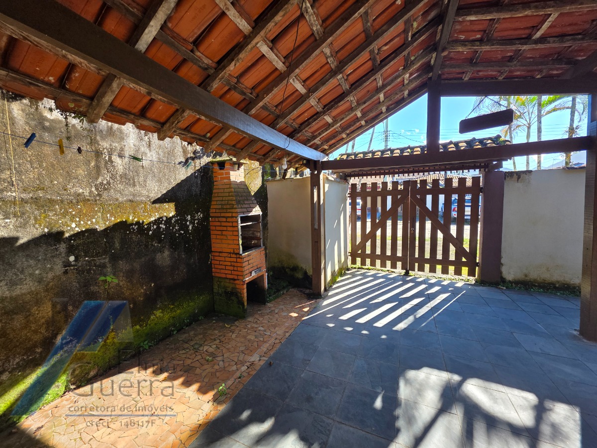 Ubatuba, Pereque-açu - Ótimo investimento 02 Casas no mesmo terreno com entrada individual.