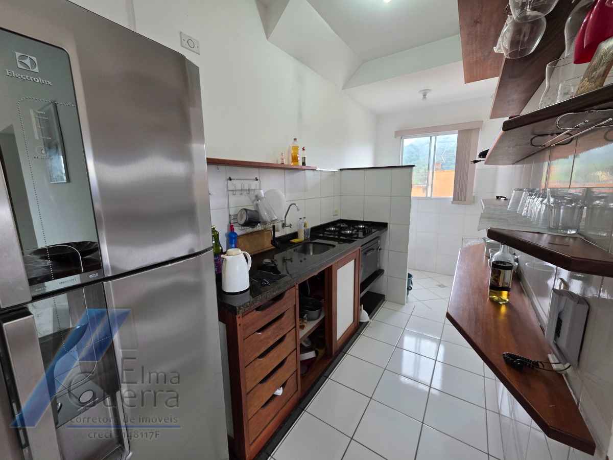 Ubatuba, Centro - Apartamento mobiliado com 02 dormitórios com elevador.