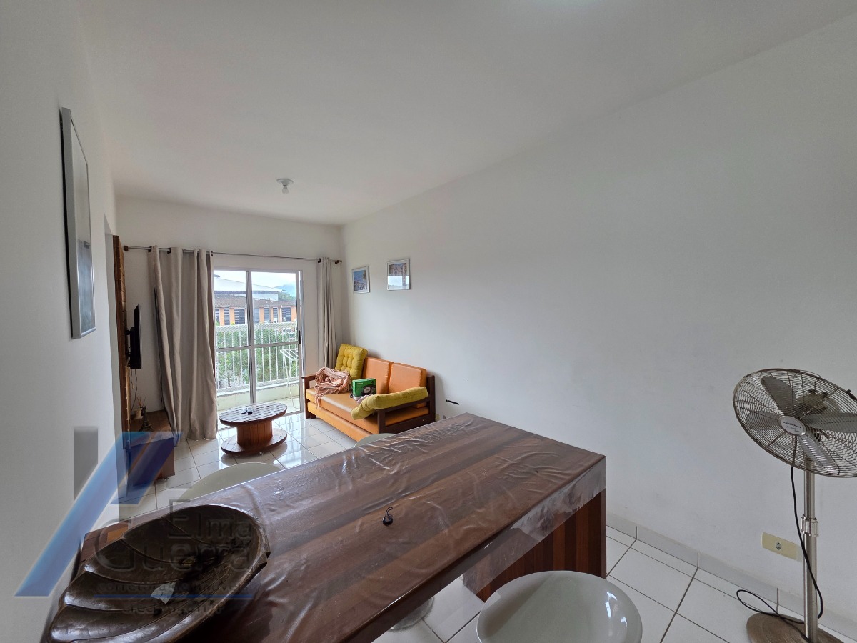 Ubatuba, Centro - Apartamento mobiliado com 02 dormitórios com elevador.