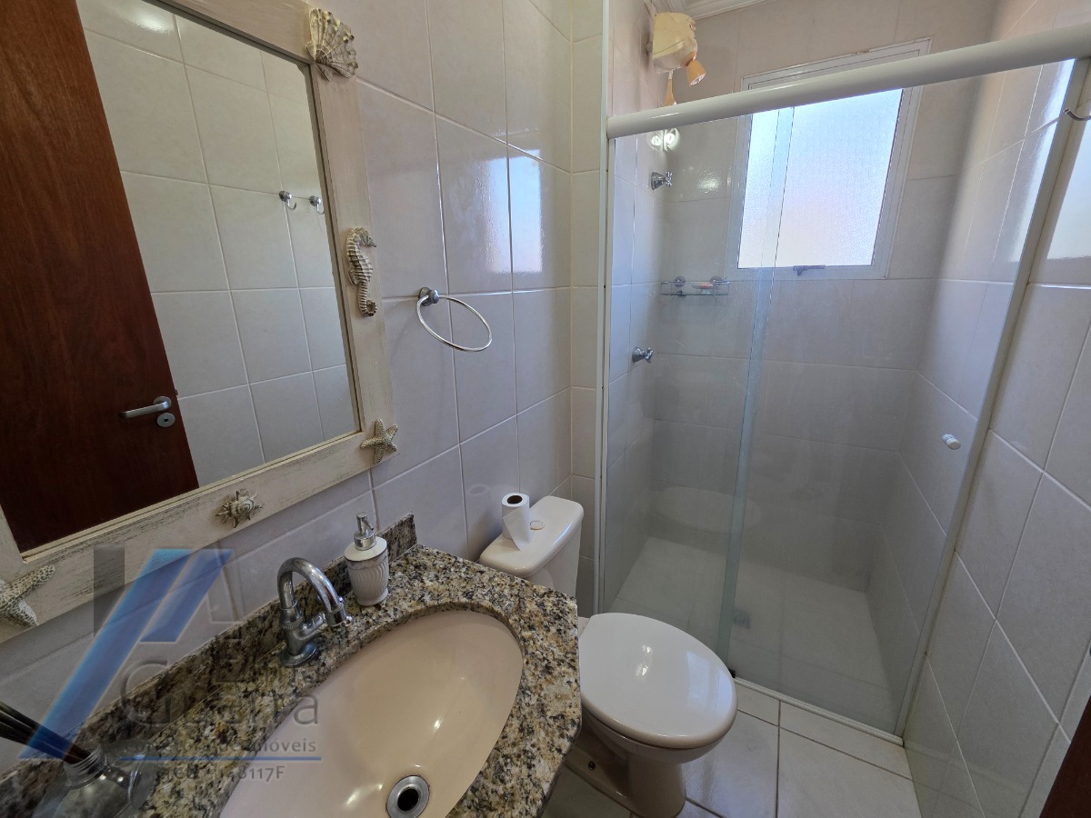 Ubatuba, Centro - Apartamento mobiliado com 2 dormitórios sendo 01 suíte e área de lazer.