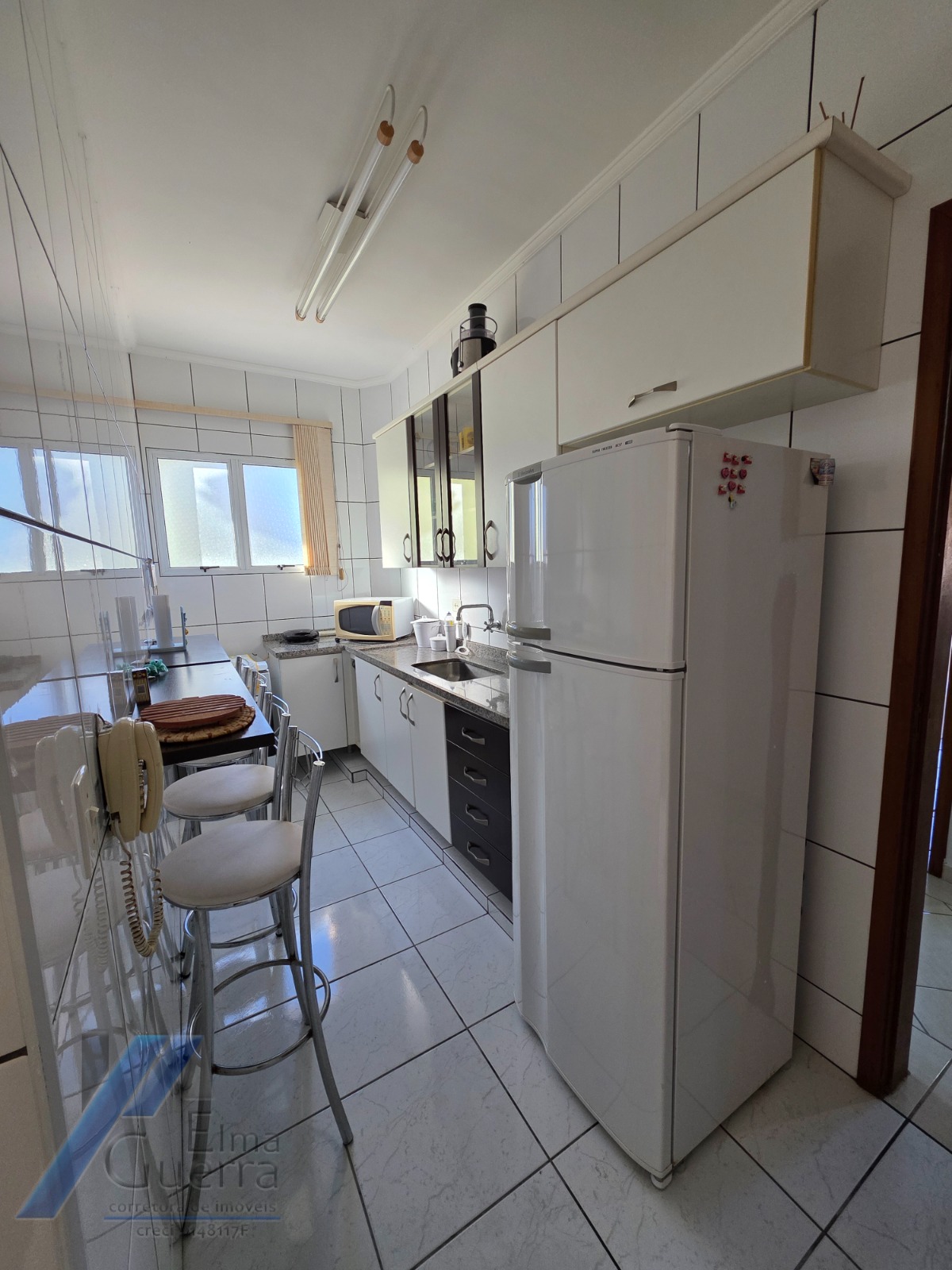 Ubatuba, Centro - Apartamento mobiliado com 2 dormitórios sendo 01 suíte e área de lazer.