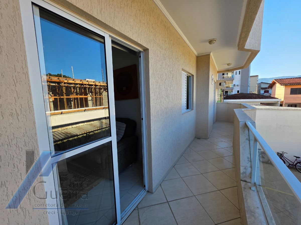 Ubatuba, Centro - Apartamento mobiliado com 2 dormitórios sendo 01 suíte e área de lazer.