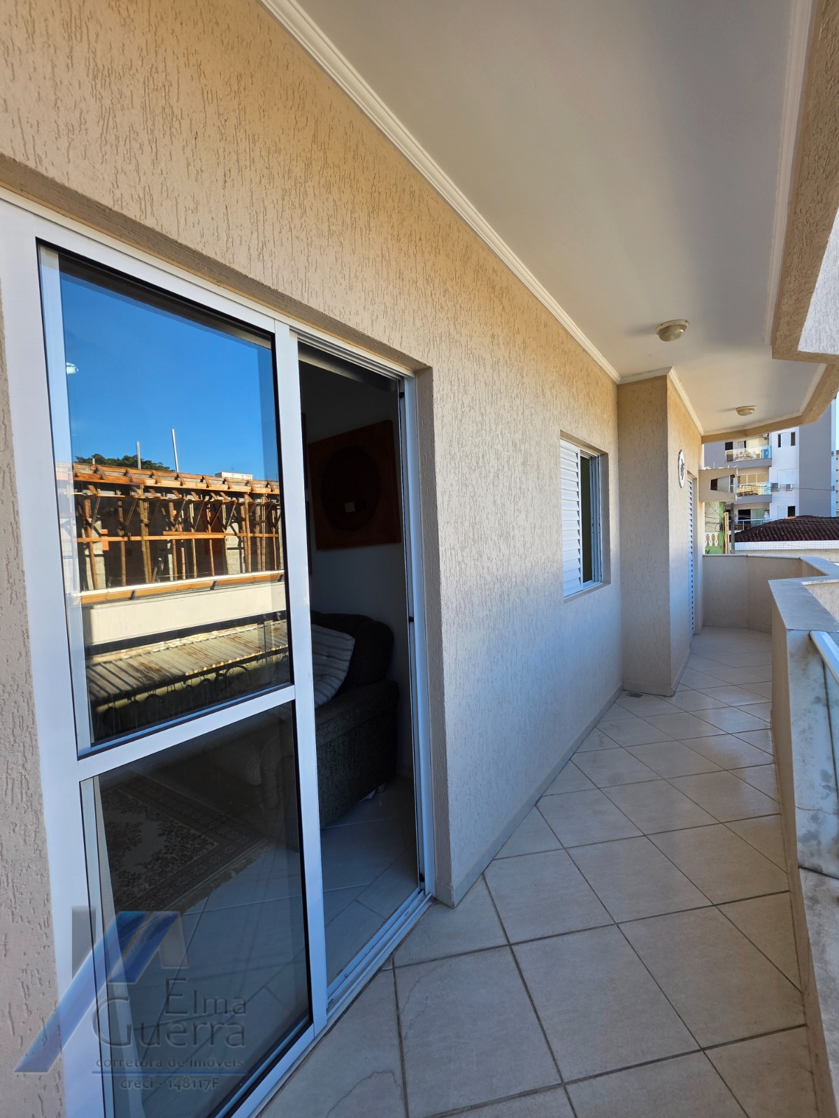 Ubatuba, Centro - Apartamento mobiliado com 2 dormitórios sendo 01 suíte e área de lazer.
