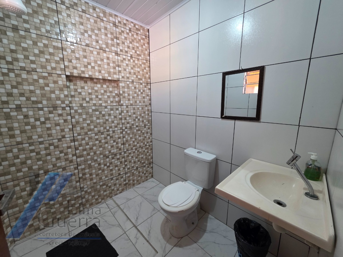 Ubatuba, Pereque-açu - Casa com 06 suíte, à 150 metros da mar.