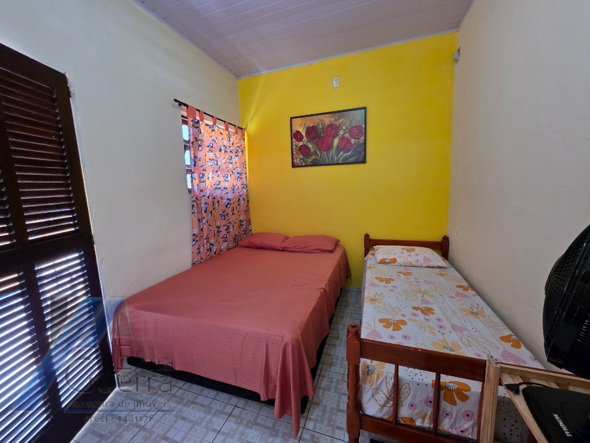 Ubatuba, Pereque-açu - Casa com 06 suíte, à 150 metros da mar.