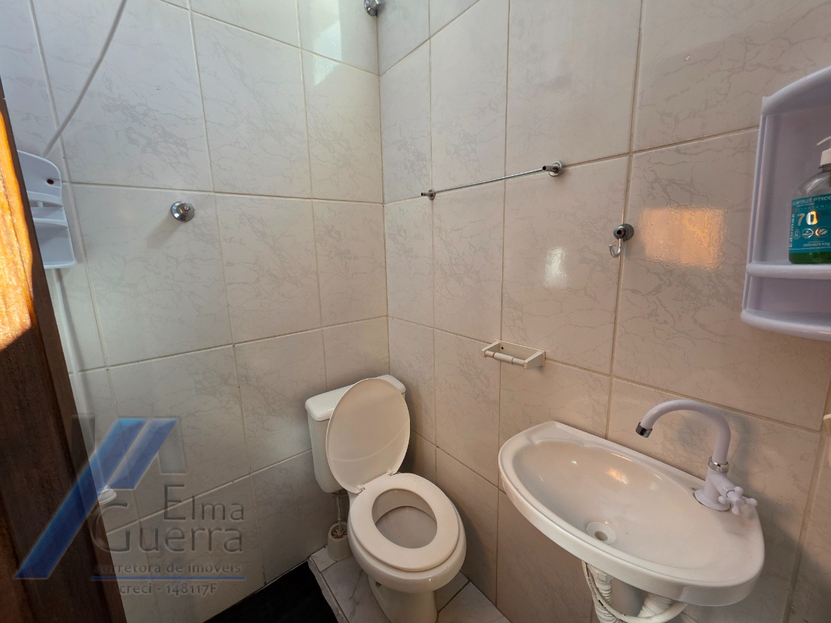 Ubatuba, Pereque-açu - Casa com 06 suíte, à 150 metros da mar.