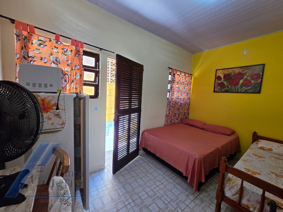 Ubatuba, Pereque-açu - Casa com 06 suíte, à 150 metros da mar.