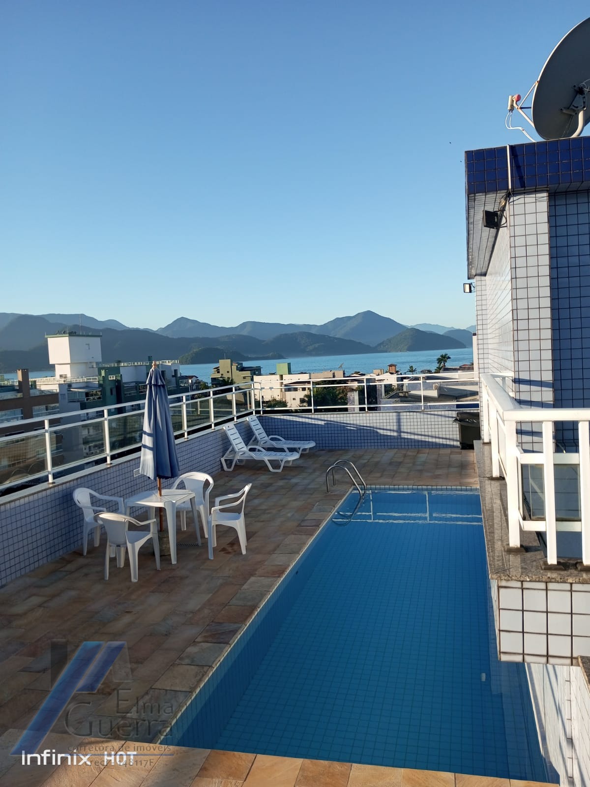 Ubatuba, Itagua - Apartamento de 02 dormitórios sendo 01 suíte, a 150 metros da praia.