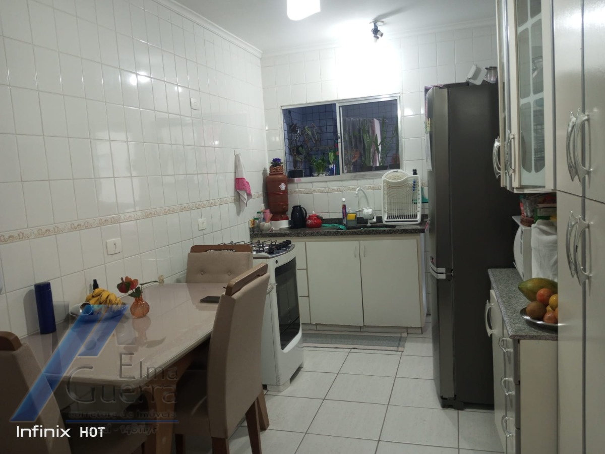 Ubatuba, Itagua - Apartamento de 02 dormitórios sendo 01 suíte, a 150 metros da praia.