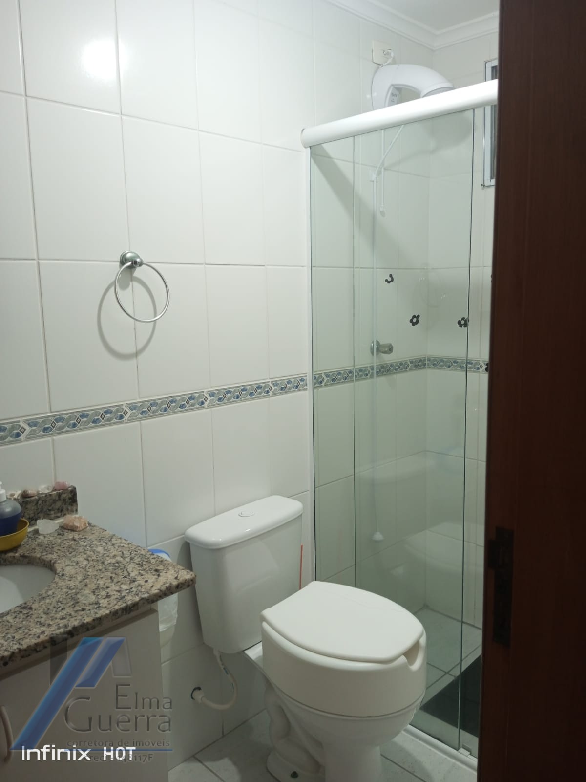 Ubatuba, Itagua - Apartamento de 02 dormitórios sendo 01 suíte, a 150 metros da praia.