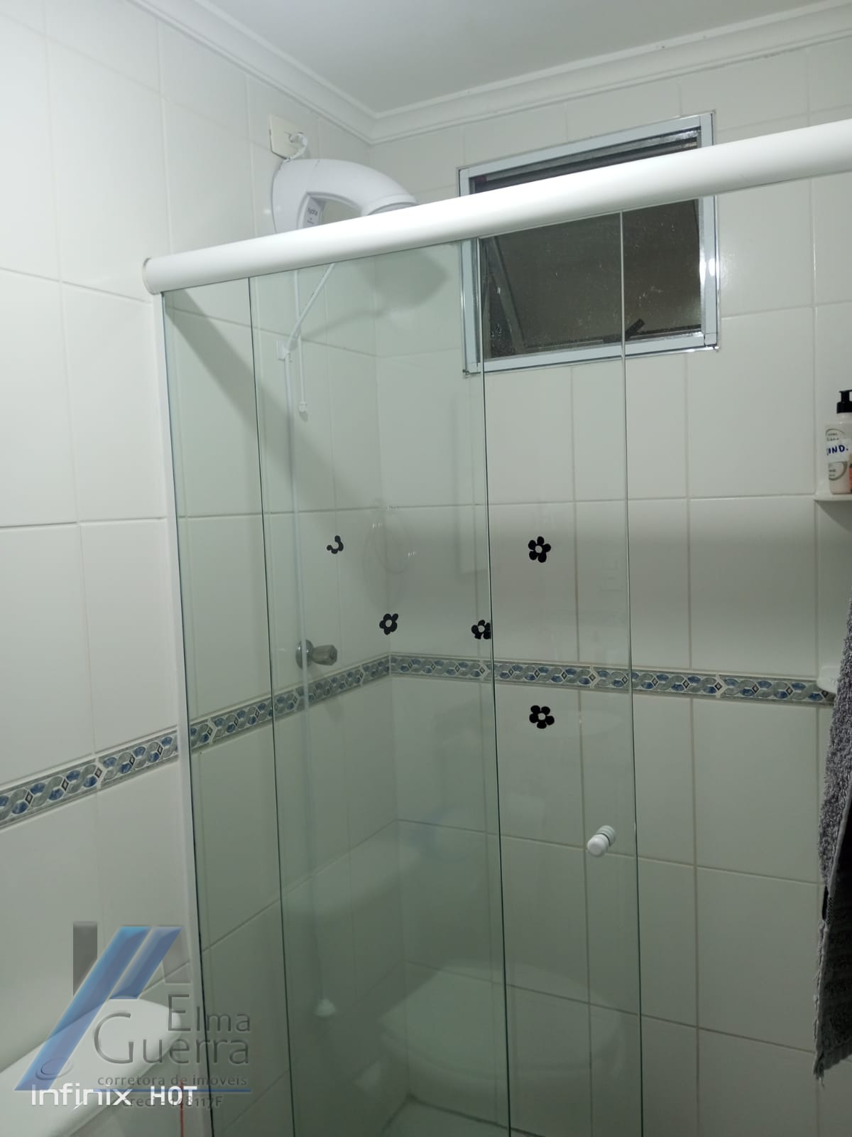 Ubatuba, Itagua - Apartamento de 02 dormitórios sendo 01 suíte, a 150 metros da praia.