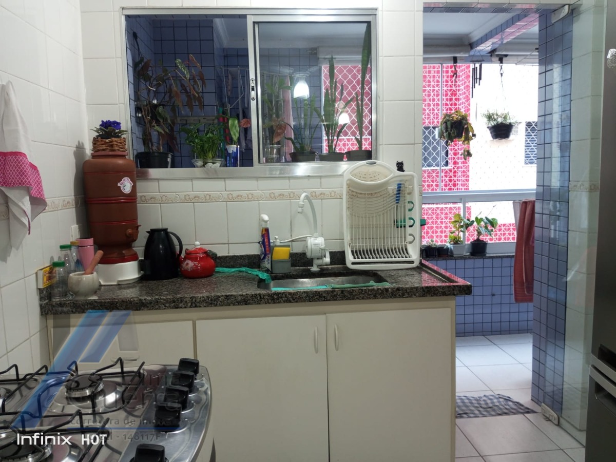 Ubatuba, Itagua - Apartamento de 02 dormitórios sendo 01 suíte, a 150 metros da praia.