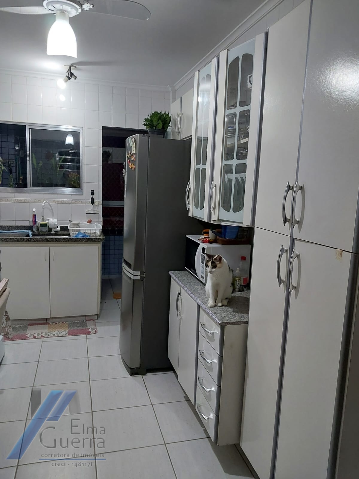 Ubatuba, Itagua - Apartamento de 02 dormitórios sendo 01 suíte, a 150 metros da praia.