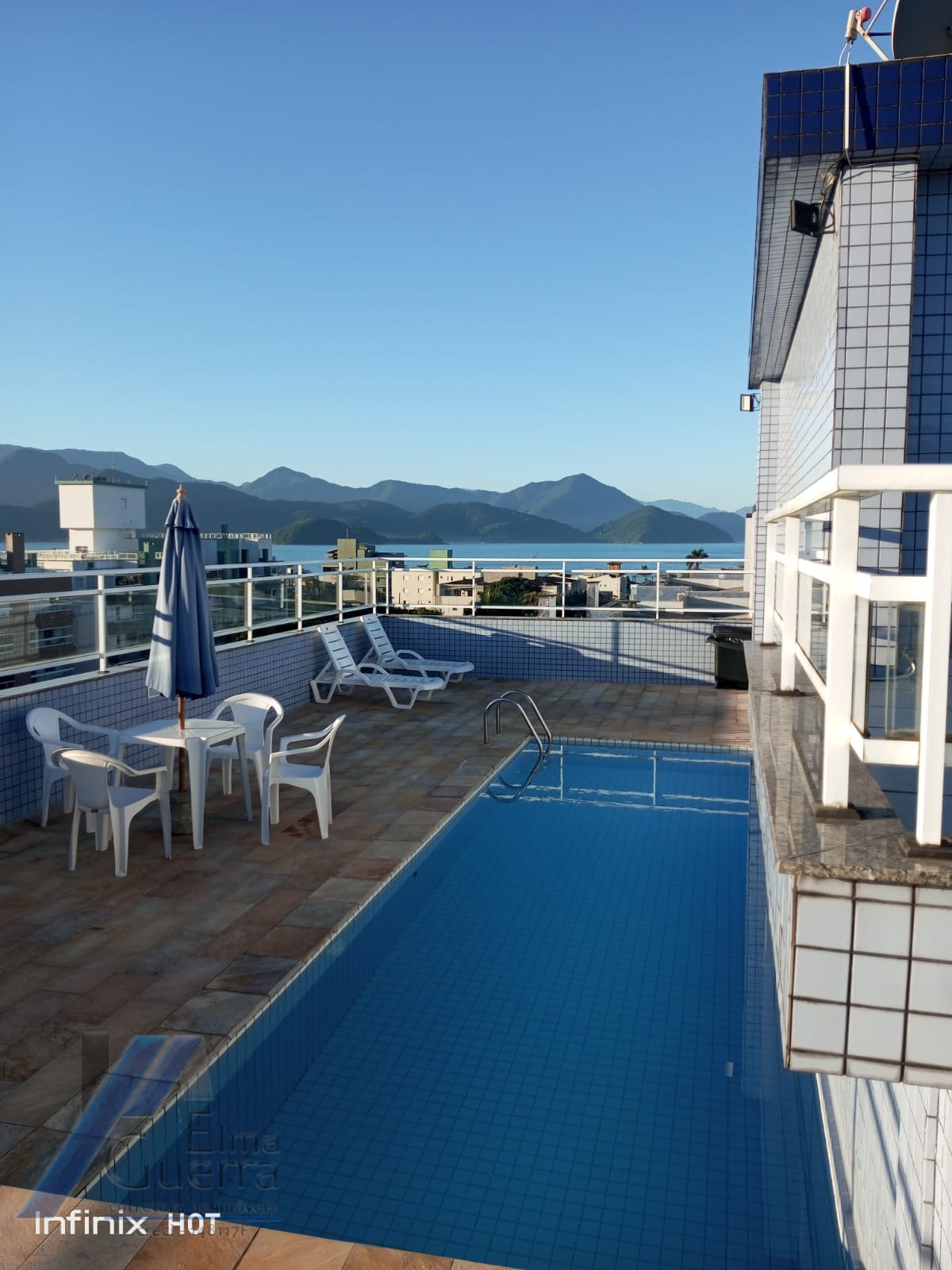 Ubatuba, Itagua - Apartamento de 02 dormitórios sendo 01 suíte, a 150 metros da praia.