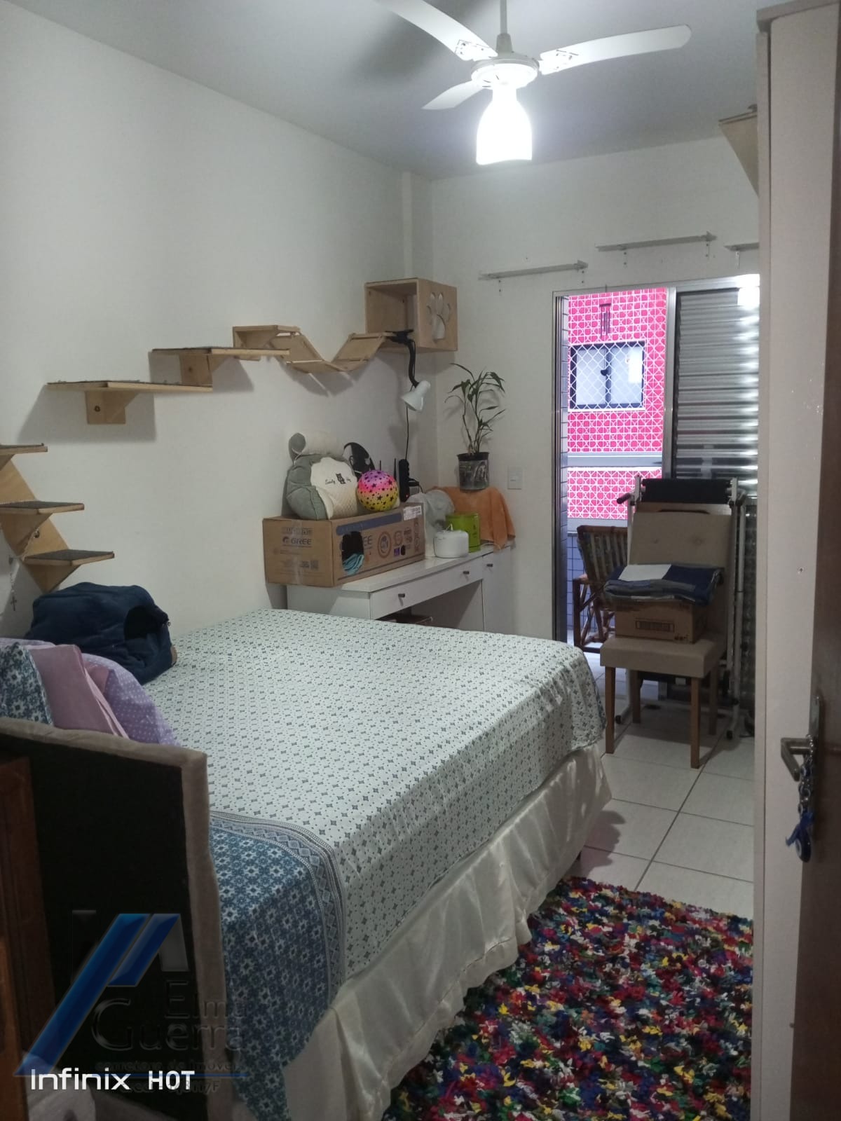 Ubatuba, Itagua - Apartamento de 02 dormitórios sendo 01 suíte, a 150 metros da praia.