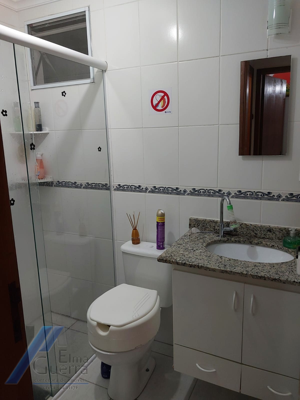 Ubatuba, Itagua - Apartamento de 02 dormitórios sendo 01 suíte, a 150 metros da praia.