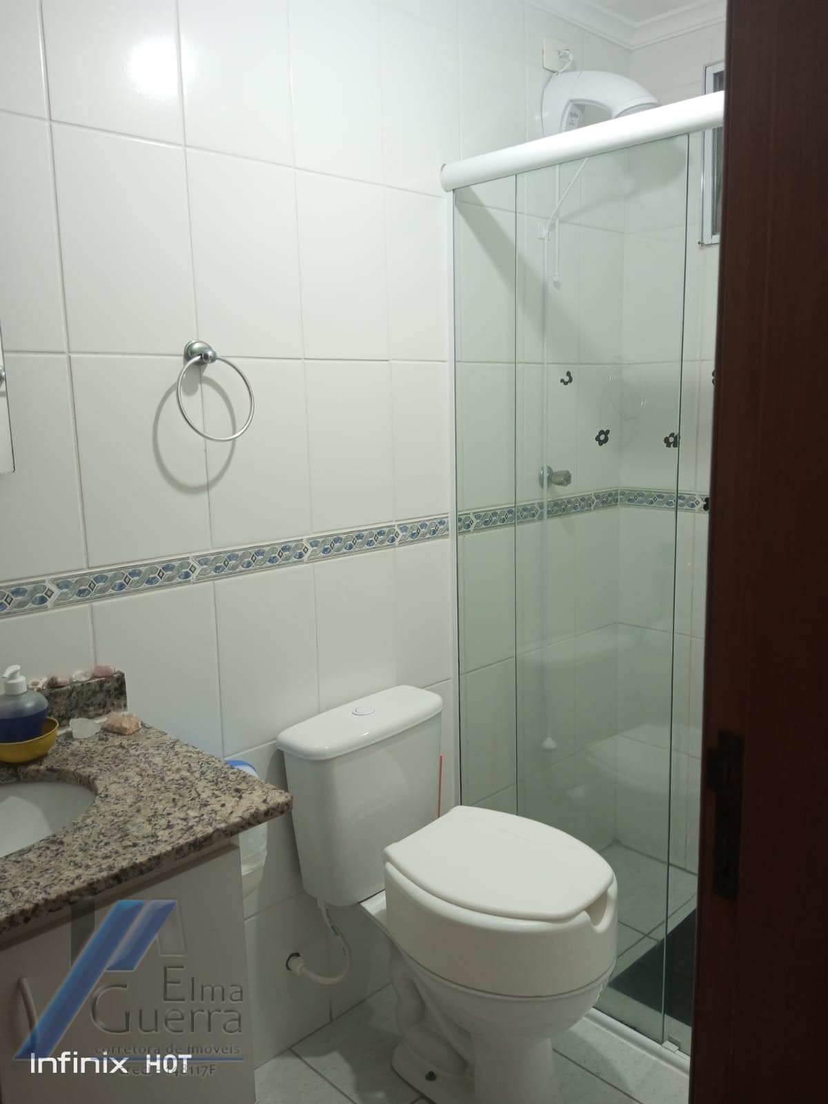 Ubatuba, Itagua - Apartamento de 02 dormitórios sendo 01 suíte, a 150 metros da praia.